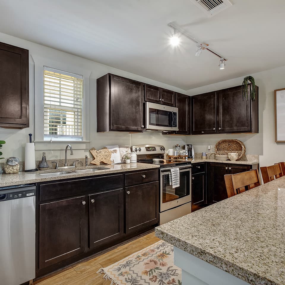 1415_Craddock_Avenue_0005